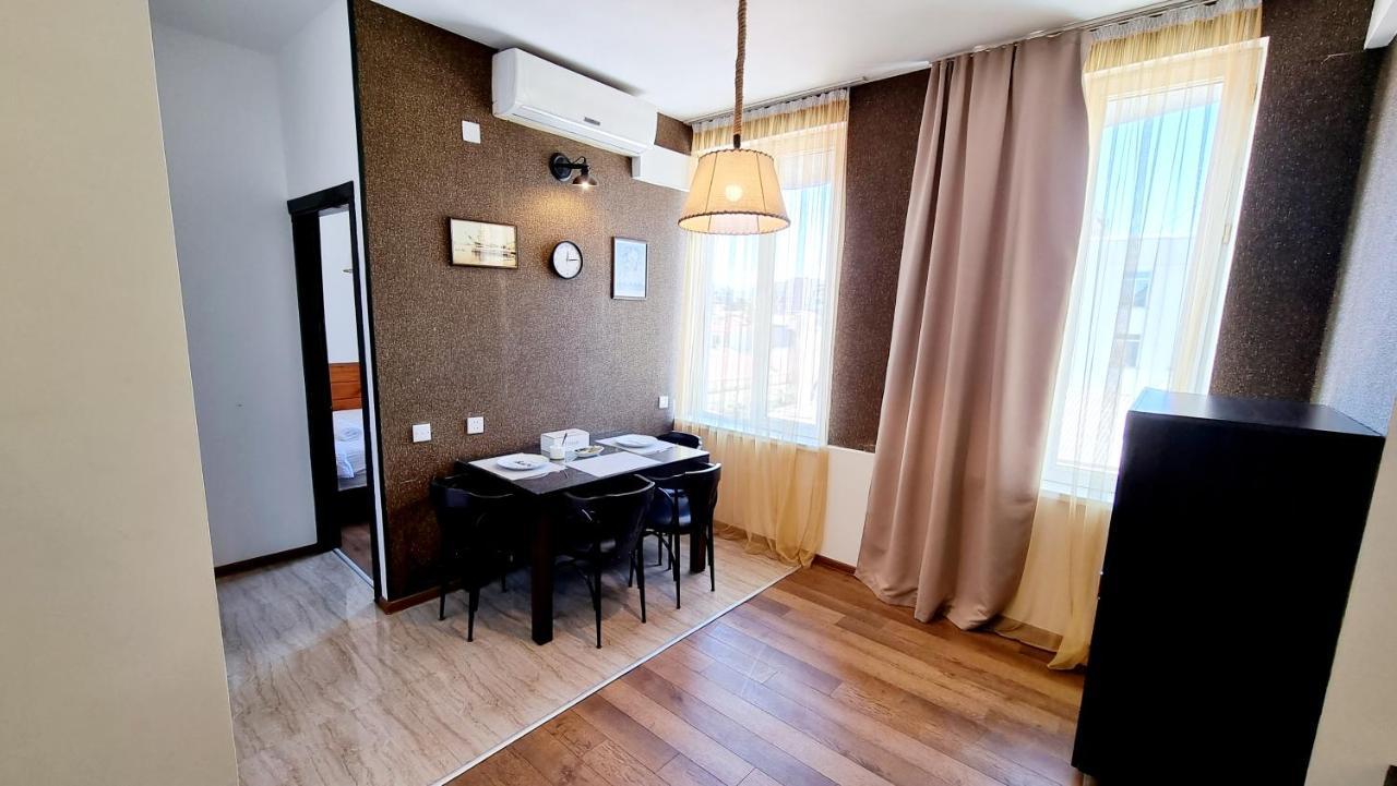 Old Batumi Mgzavrebi Apartments Kültér fotó